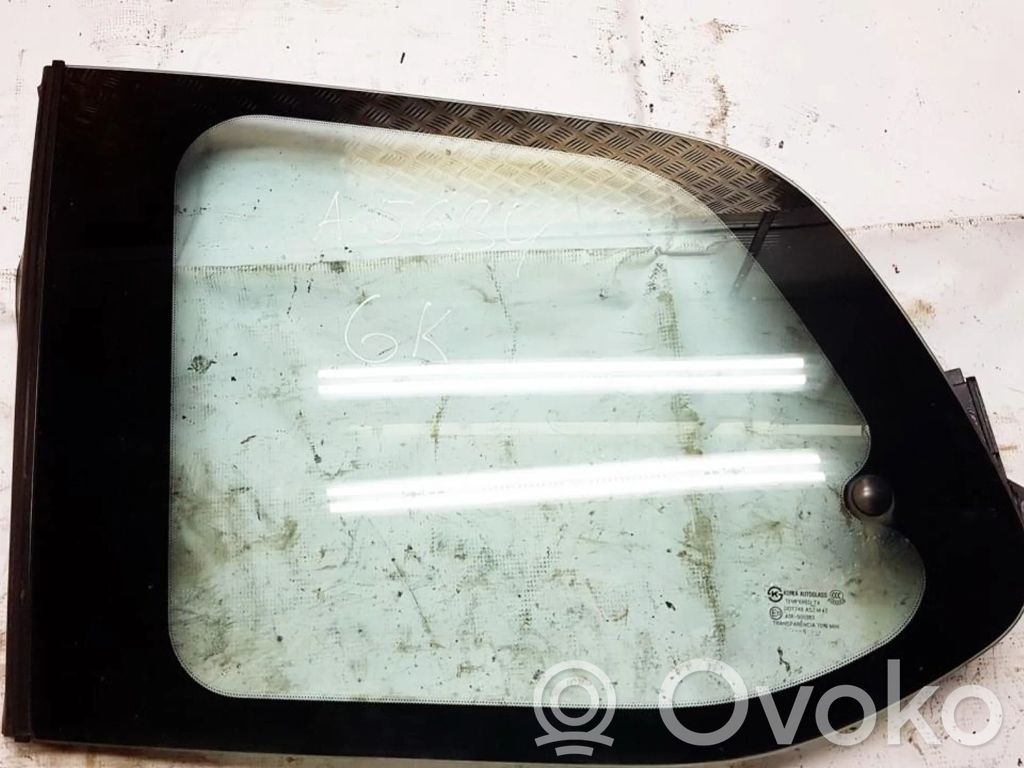 Vidrio lateral trasero
