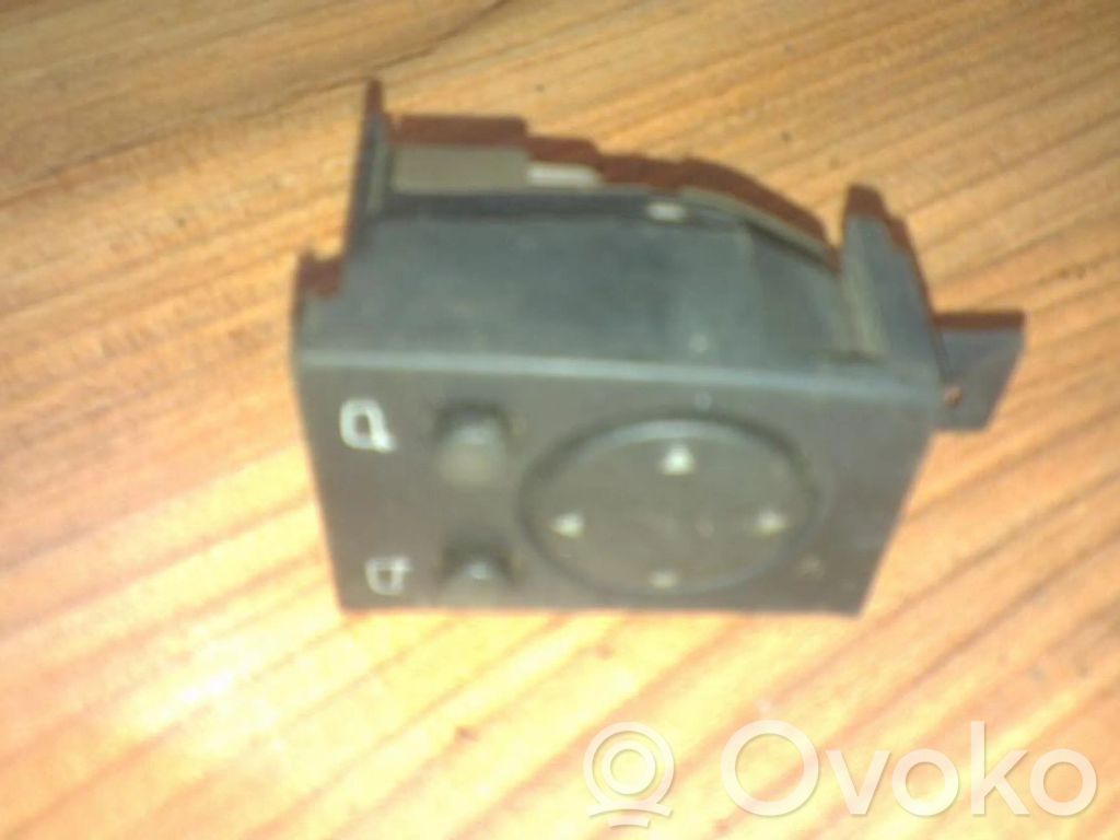 Audi A6 S6 C4 4A Przycisk regulacji lusterek bocznych 