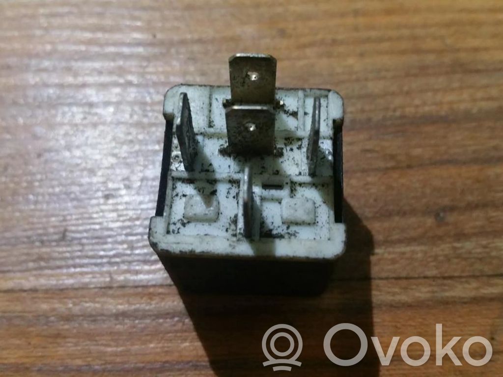 Saab 9-5 Otros relés 