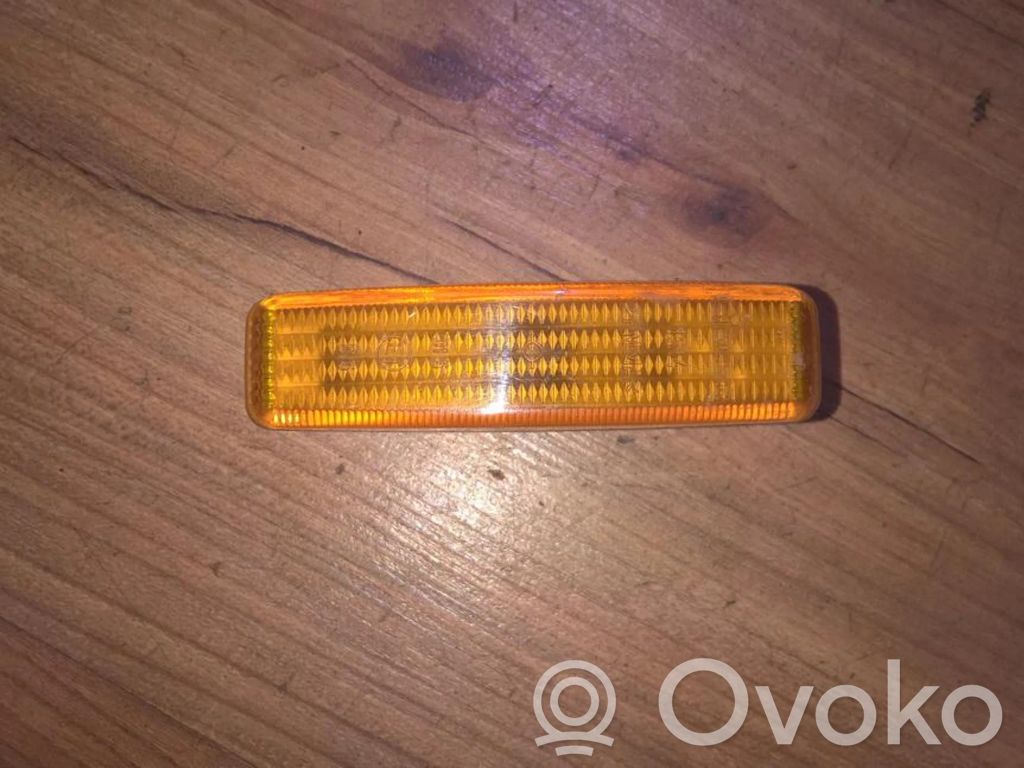 Etupuskurin suuntavilkku   8360589,8360589
