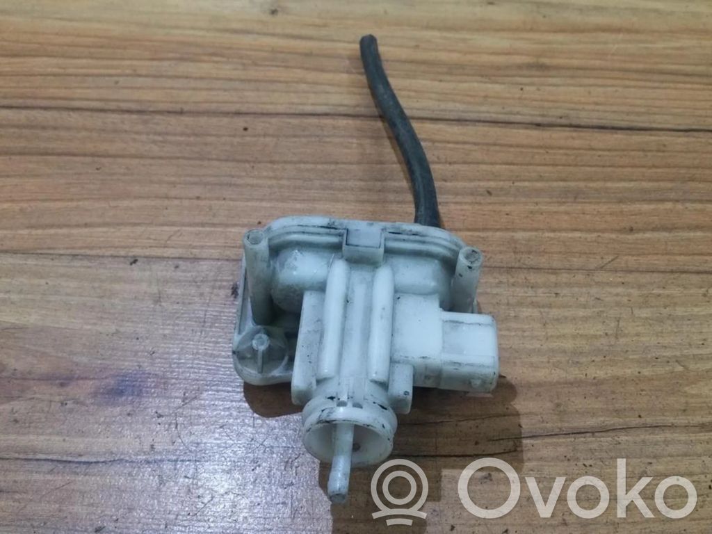 Audi 80 90 S2 B4 Pompă vacuum închidere centralizată 