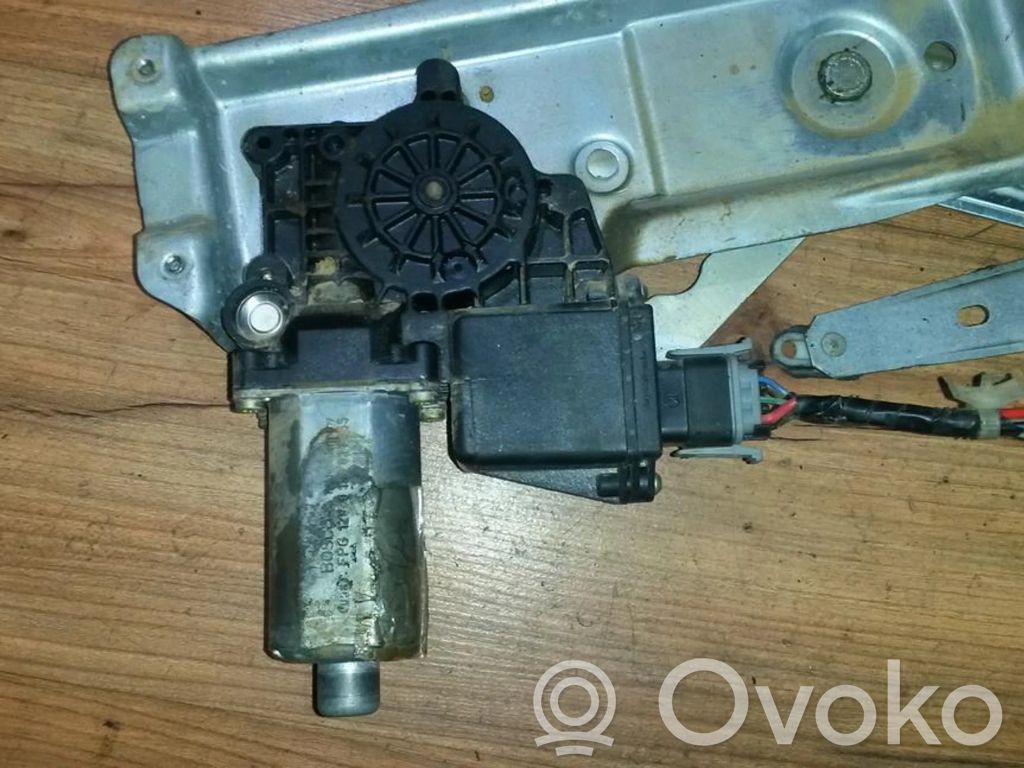 Opel Vectra B Motorino alzacristalli della portiera anteriore