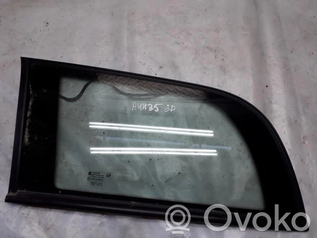 Vidrio lateral trasero