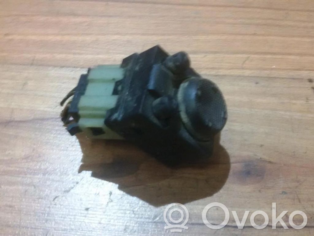 Volkswagen Golf III Przycisk regulacji lusterek bocznych 
