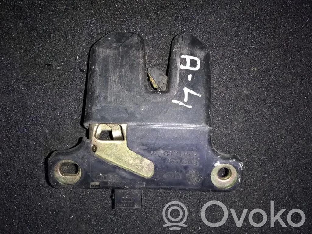 Audi A4 S4 B5 8D Blocco/chiusura/serratura del portellone posteriore/bagagliaio