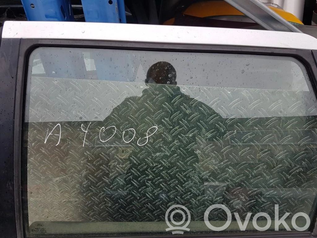 aizmugurējo durvju stikls