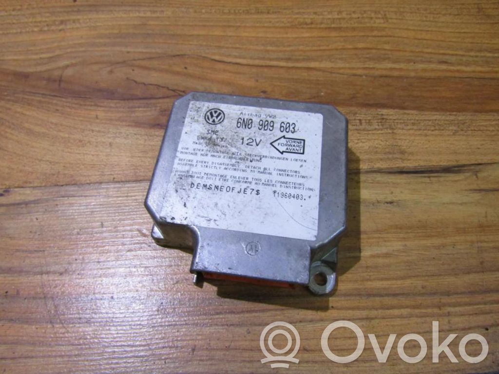 Unitate/modul de comandă airbaguri   6N0909603,5WK4137,5WK4137,6N0909603