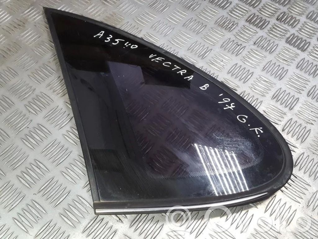 Opel Vectra B Geam lateral spate 