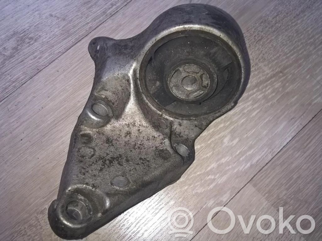 Citroen Xantia Moottorin kiinnikekorvake 
