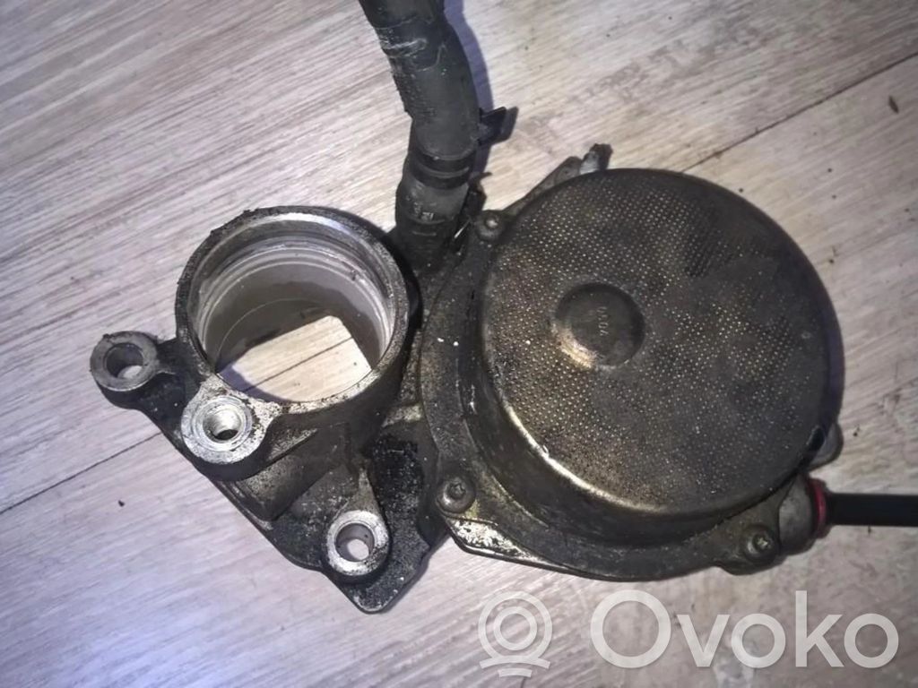 Ford Mondeo Mk III Bomba de vacío 