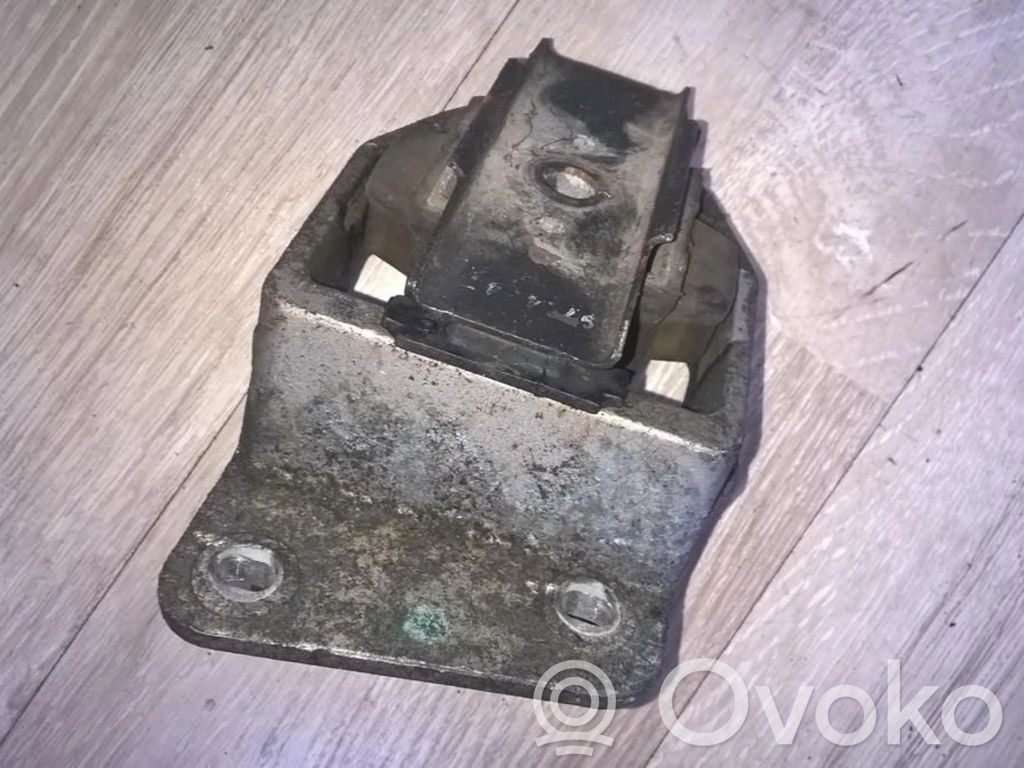 Daewoo Nubira Engine mount bracket 