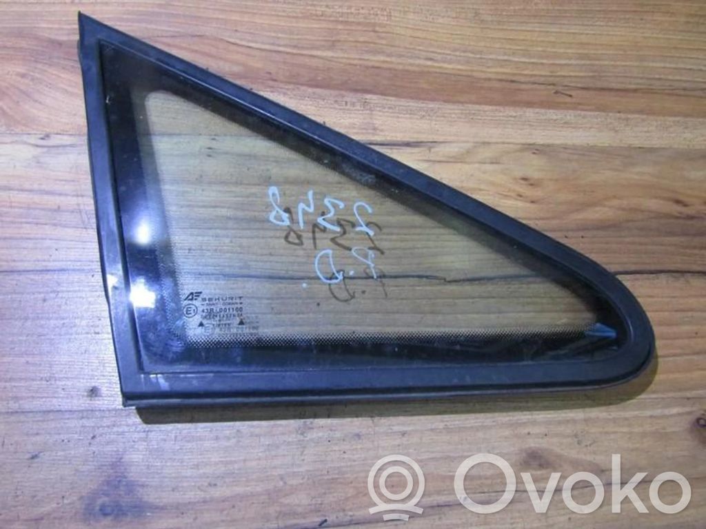 Front triangle window/glass