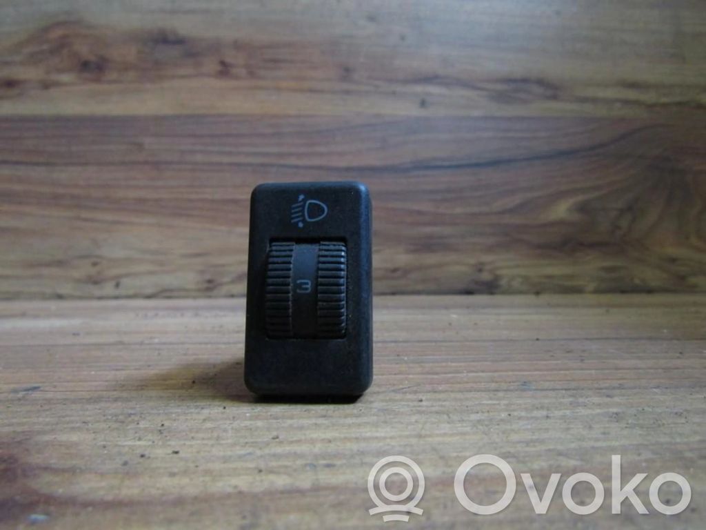 Volkswagen PASSAT B3 Comutator control nivel faruri 