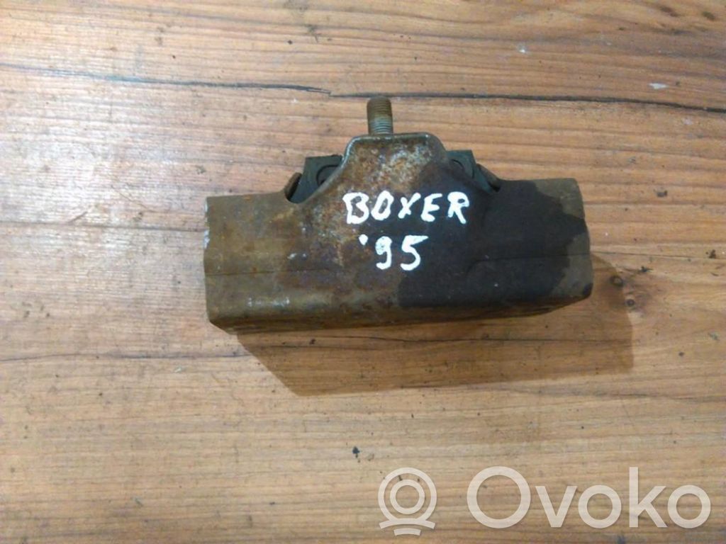 Engine mount bracket   13072070,13072070