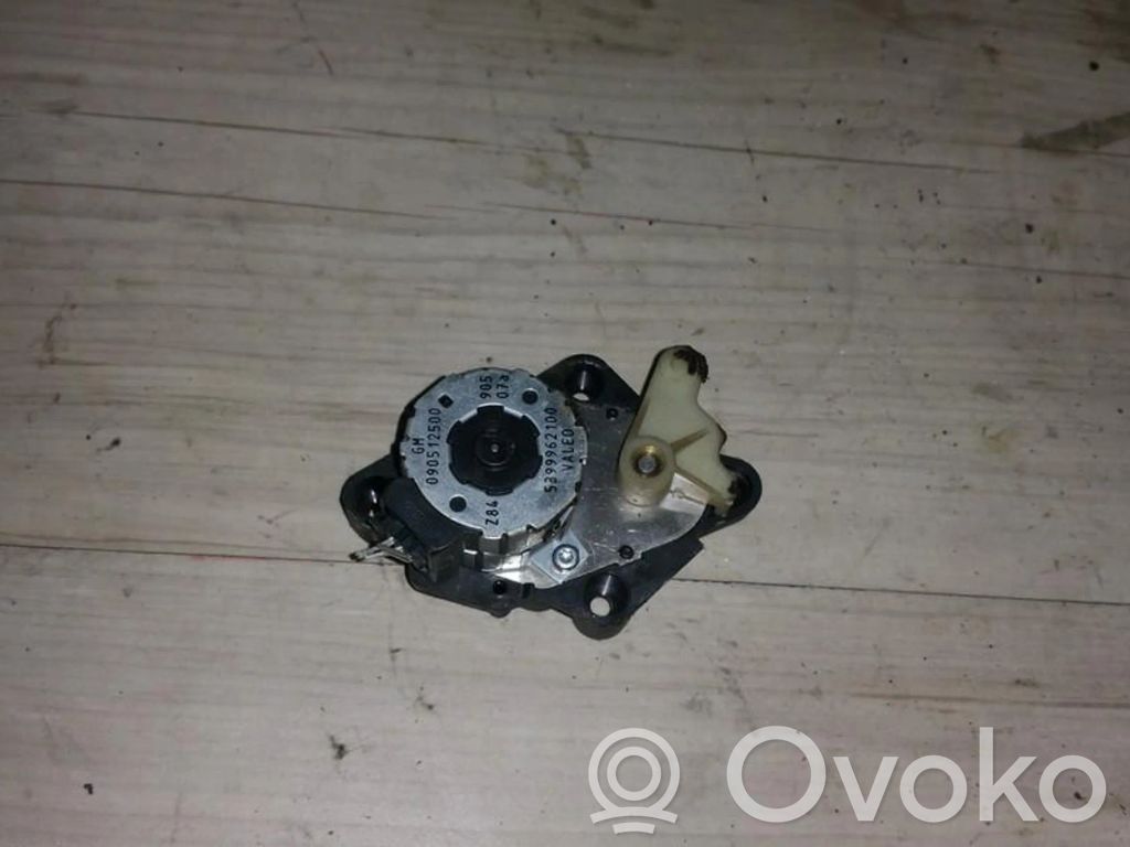 Opel Omega B1 Motor/actuator clapetă aer 