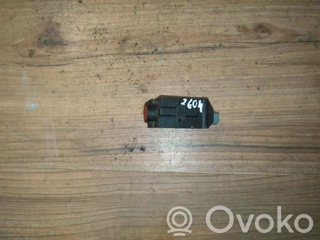 Volkswagen PASSAT B4 Comutator tăiere combustibil 