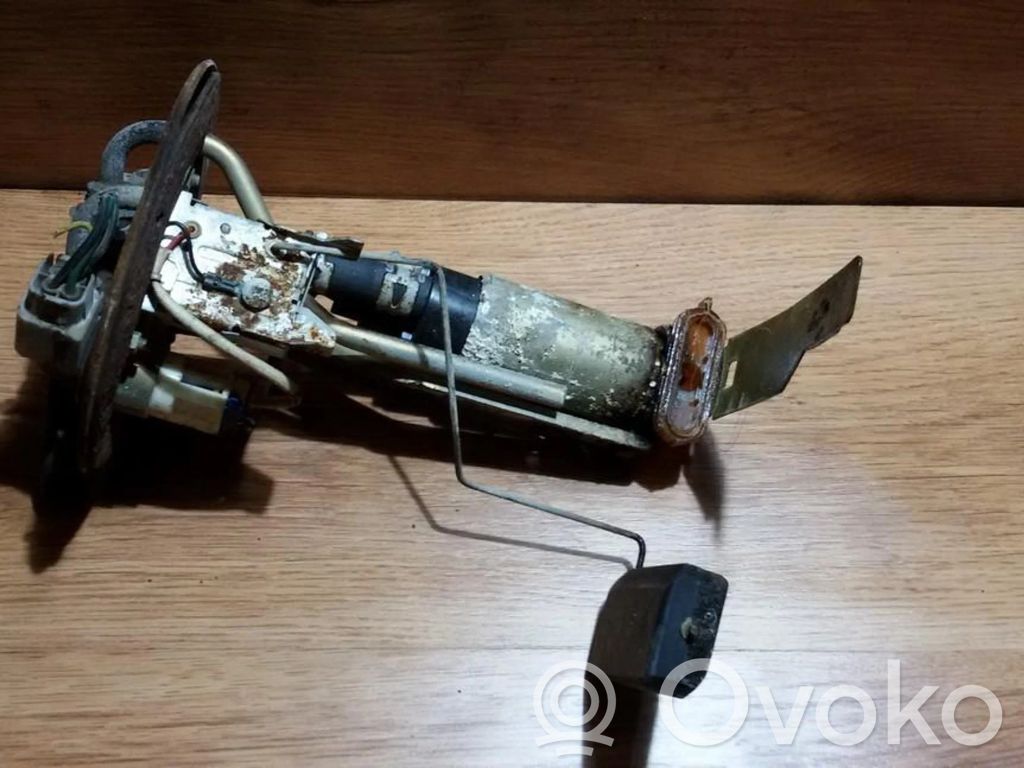 Mazda 121 Bomba interna de combustible 