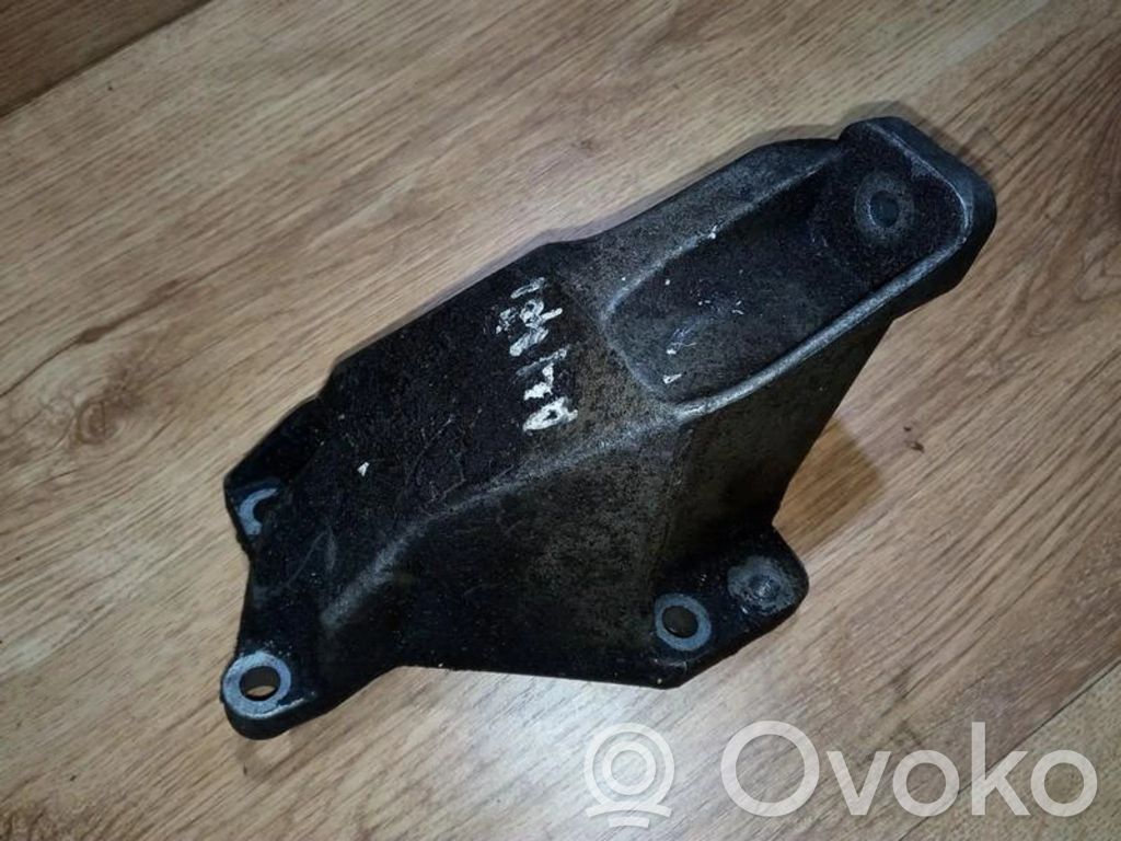 Audi A4 S4 B5 8D Supporto di montaggio del motore (usato) 