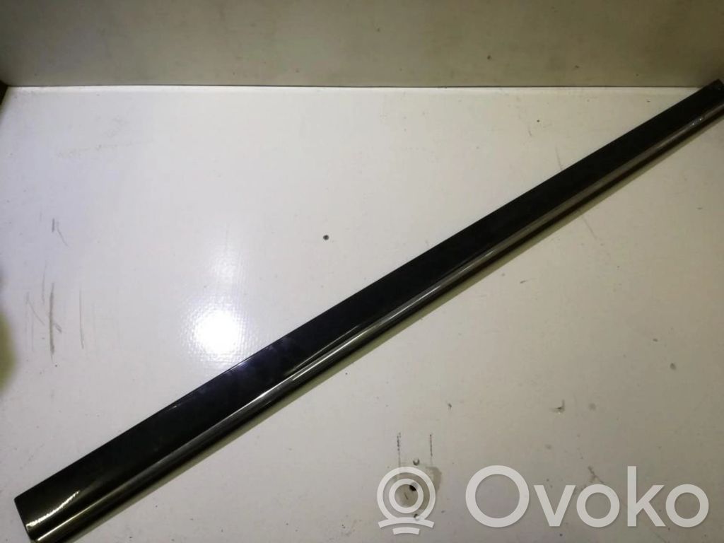 Mercedes-Benz C W203 Listwa drzwi 