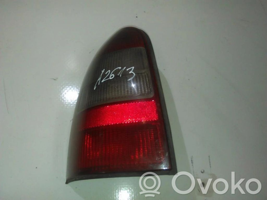 Opel Vectra B Lampă spate în caroserie 