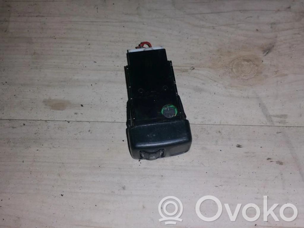 Mazda 323 Przycisk / Pokrętło regulacji świateł 
