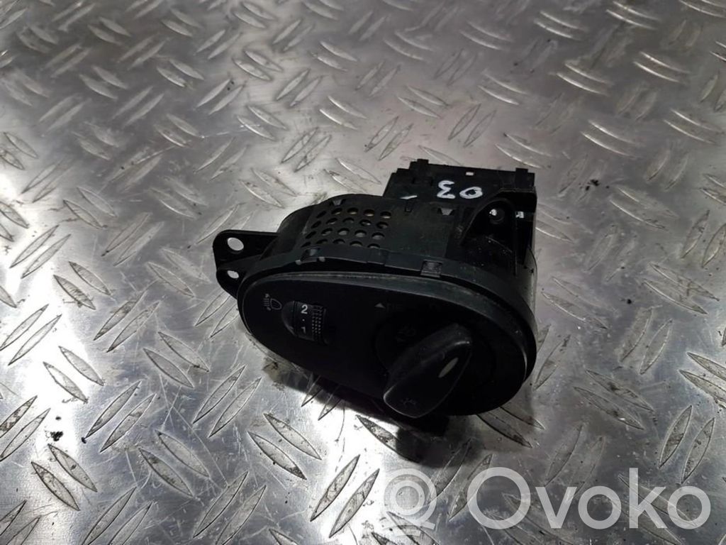 Ford Focus Light switch 
