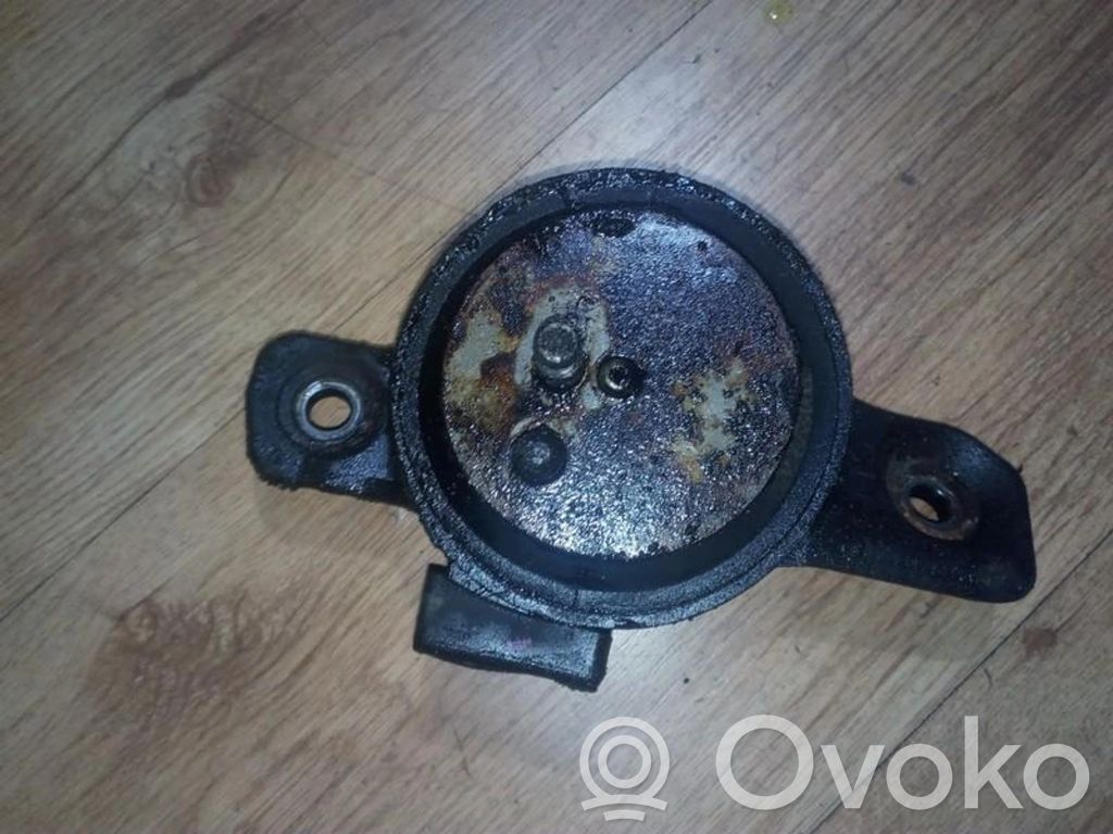 Engine mount bracket