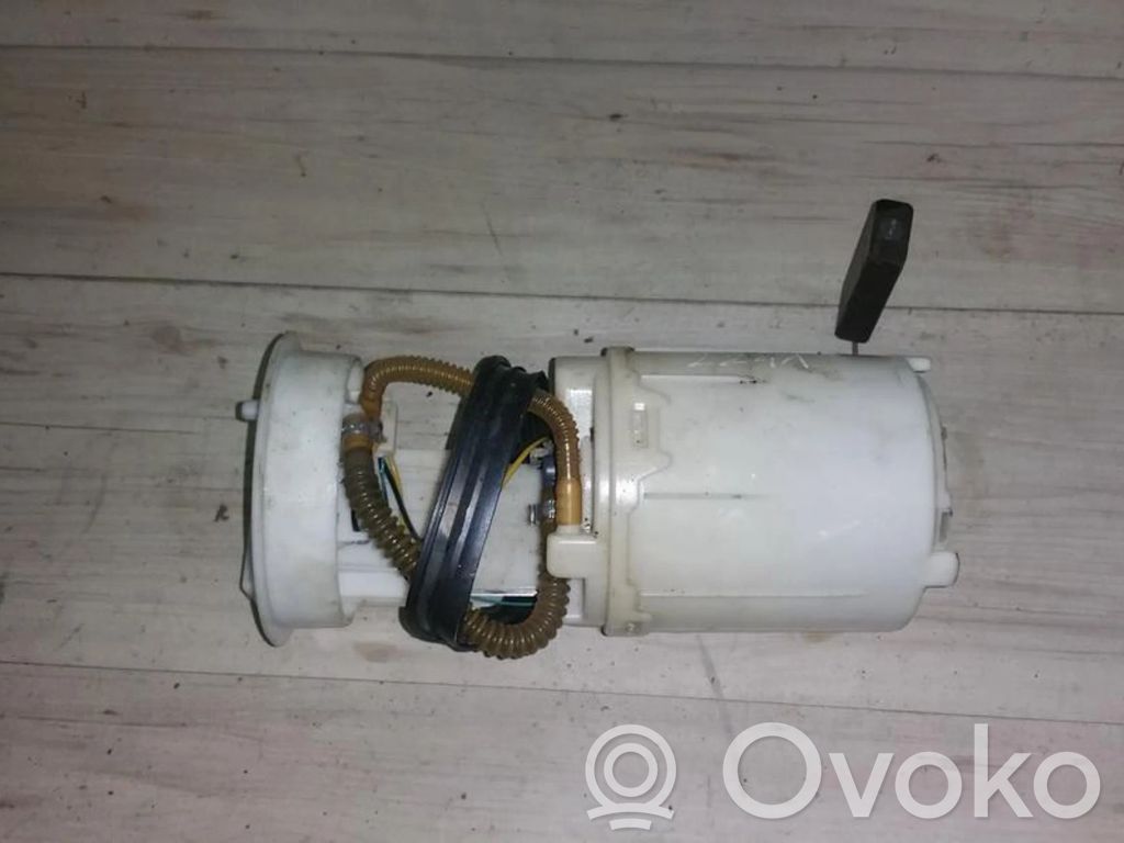 Polttoainesäiliön pumppu