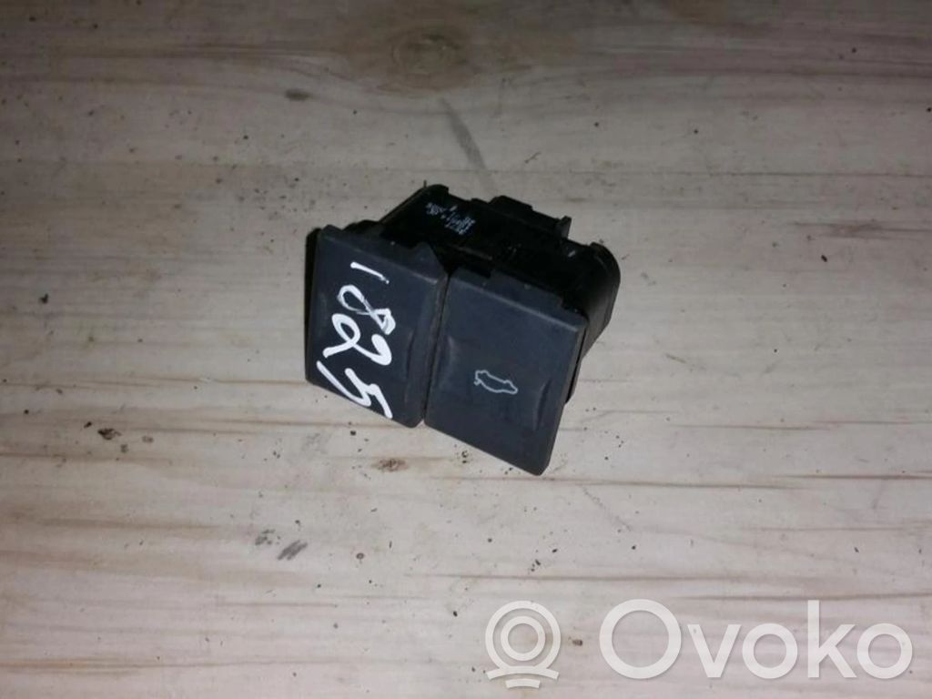 Ford Mondeo Mk III Comutator deschidere hayon 