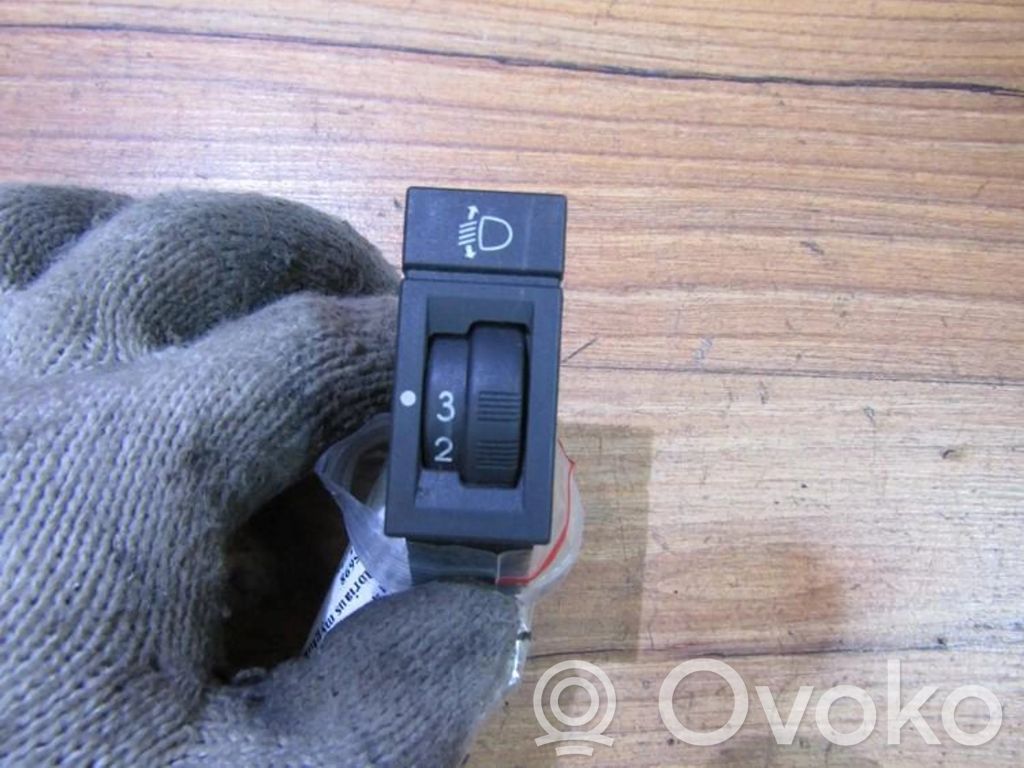 Headlight level height control switch   1925698,1925698