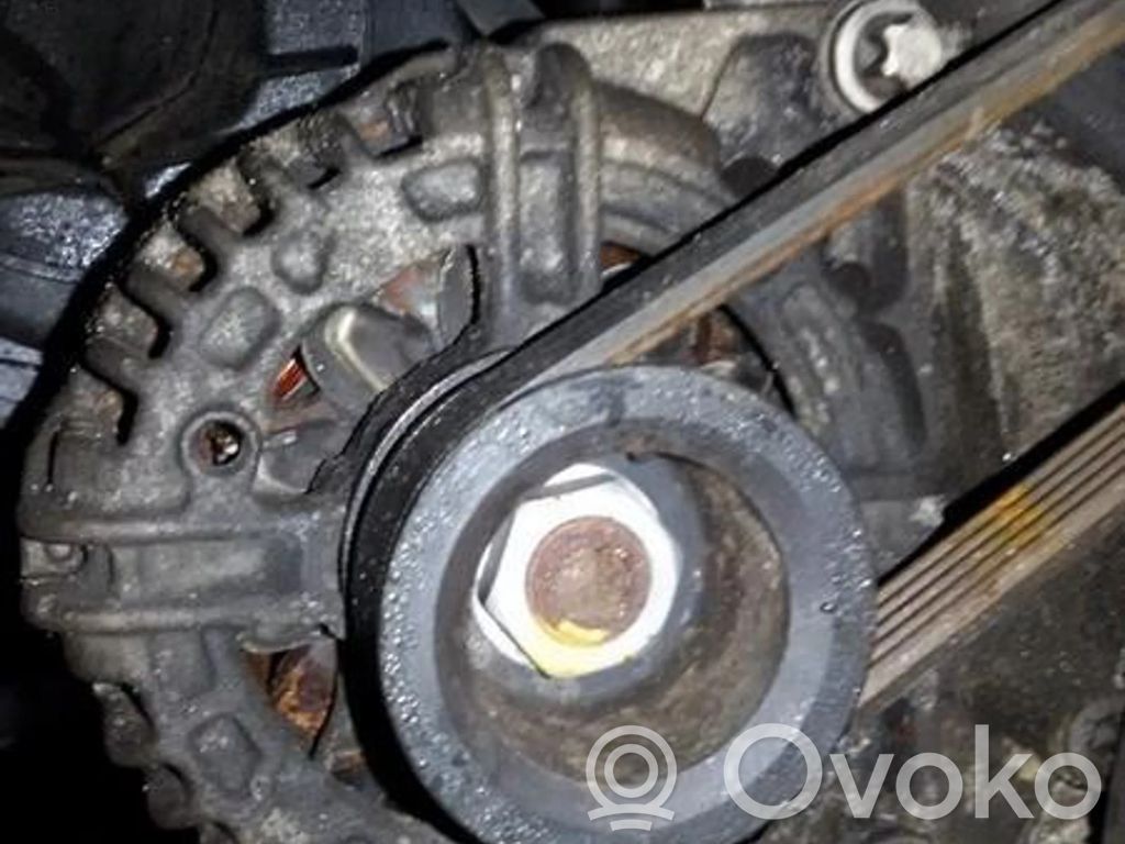 Opel Zafira B Alternator 