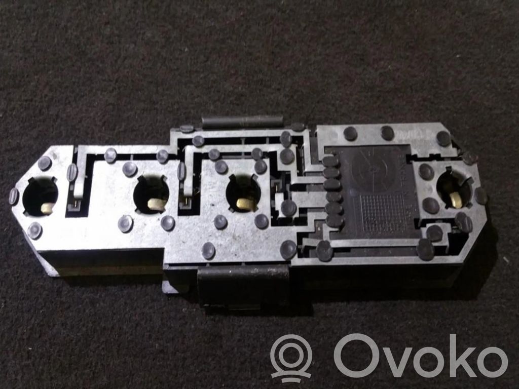 Ford Mondeo MK I Porte ampoule de feu arrière