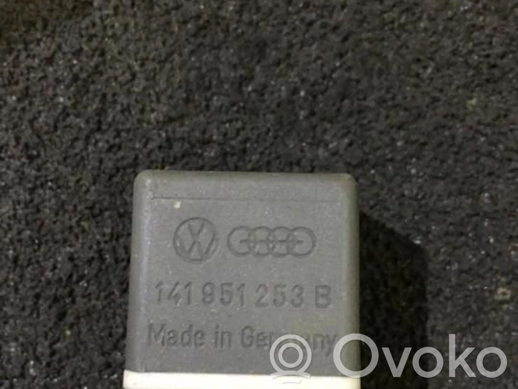 Otros relés   141951253B,4RA00351029,141951253B,4RA00351029