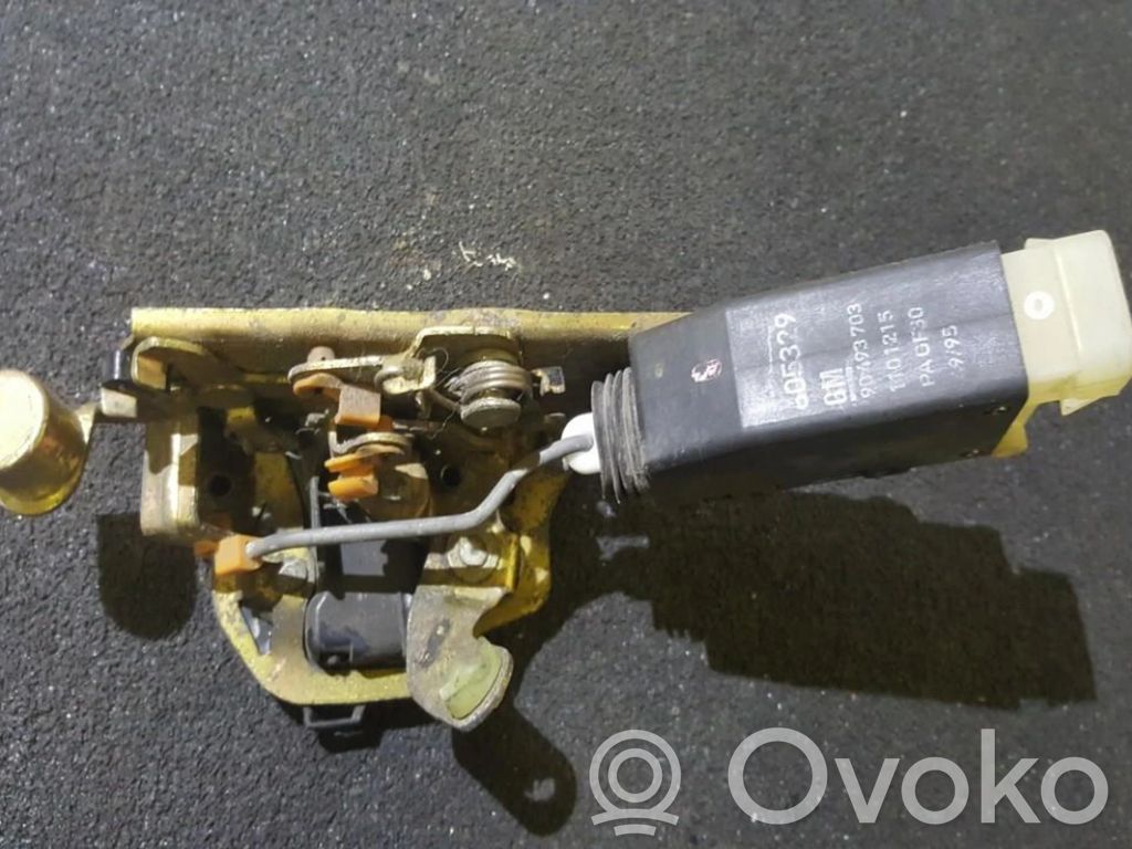 Opel Omega B1 Zamek drzwi tylnych 