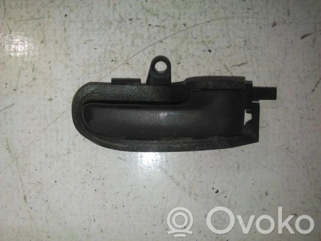 Toyota Aygo AB40 Manecilla interna puerta trasera 