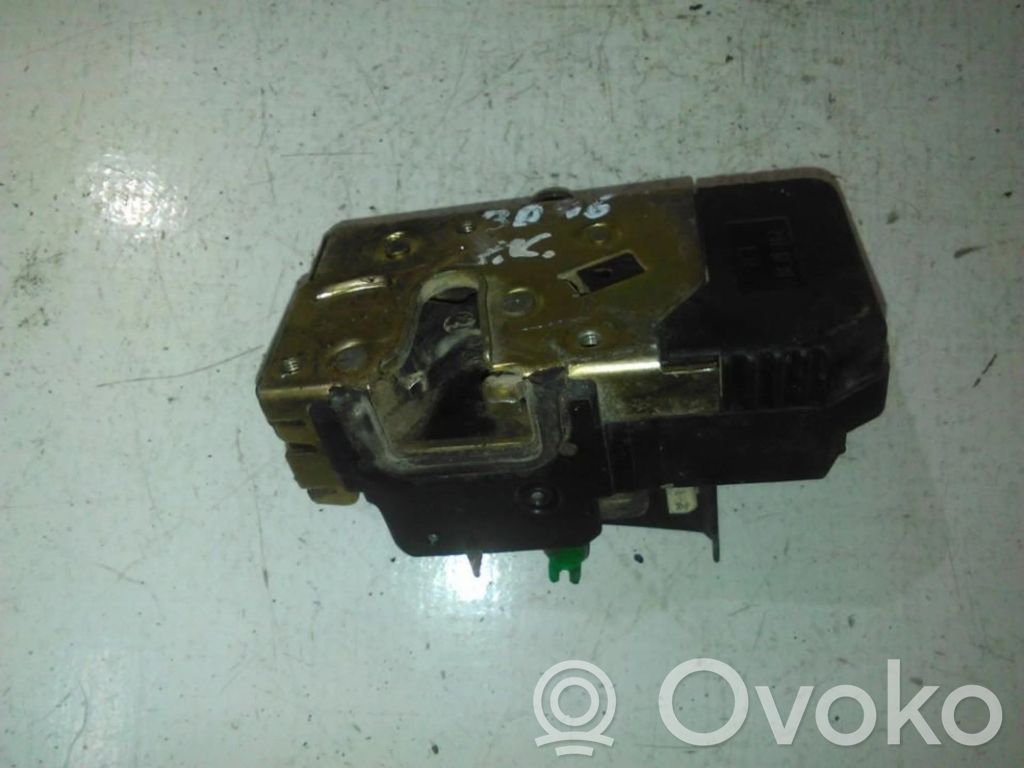 Opel Vectra B Front door lock 