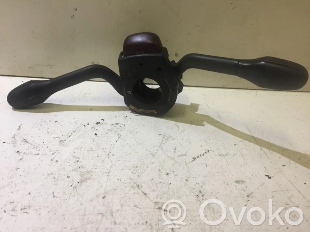 Volkswagen Golf III Leva/interruttore dell’indicatore di direzione e tergicristallo 
