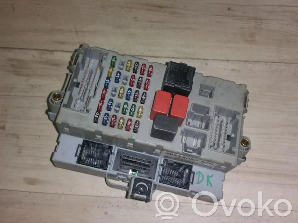 Fiat Multipla Skrzynka bezpieczników / Komplet 