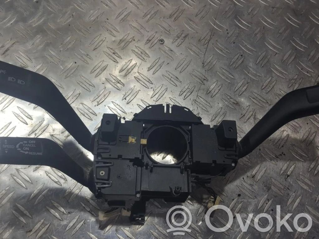 Volkswagen PASSAT B6 Leva/interruttore dell’indicatore di direzione e tergicristallo 