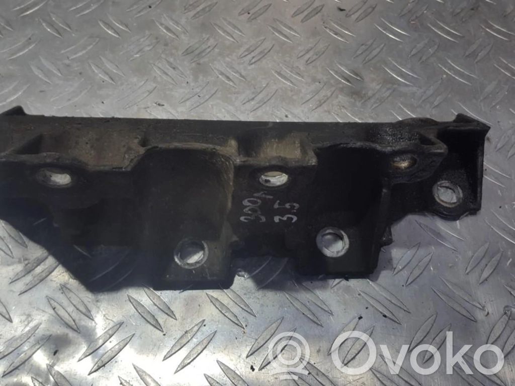 Chrysler 300M Engine mounting bracket 