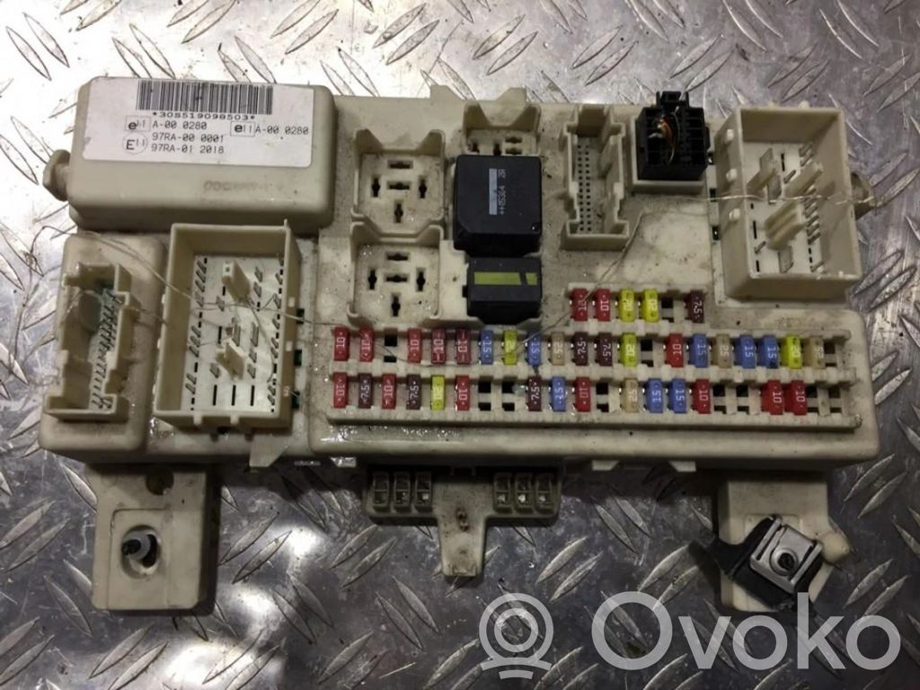 Fuse box set   4M5T14A073BF,97RA012018,050928,4M5T14A073BF,5C70840,97RA012018,TRIMB