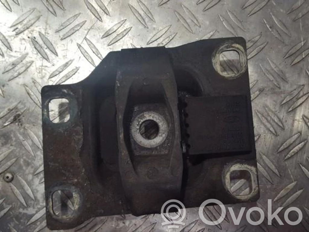 Ford Focus Wspornik / Mocowanie silnika 