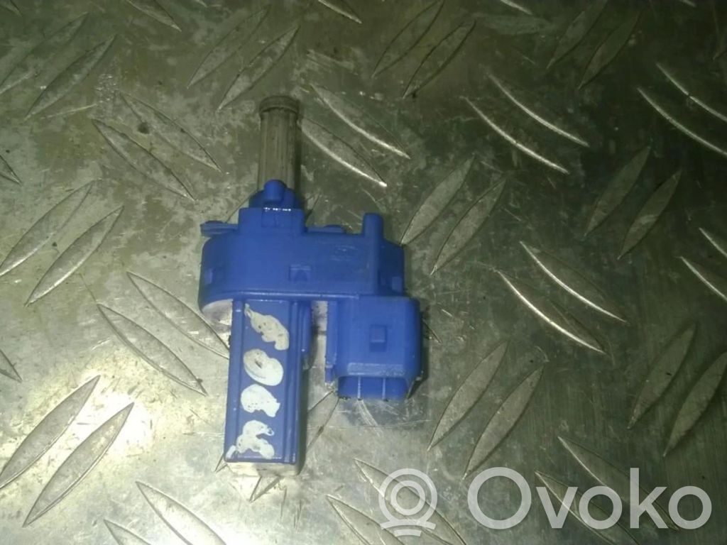 Interruptor sensor del pedal de freno   98AB7C534AA,98AB7C534AA