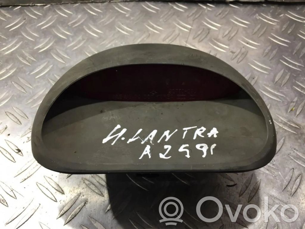 Hyundai Lantra II Troisième feu stop