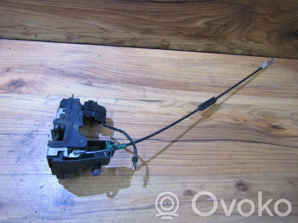 Opel Astra H Etuoven lukko