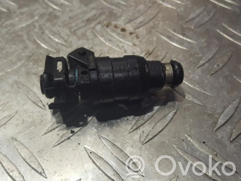 Peugeot 306 Inyector de combustible 