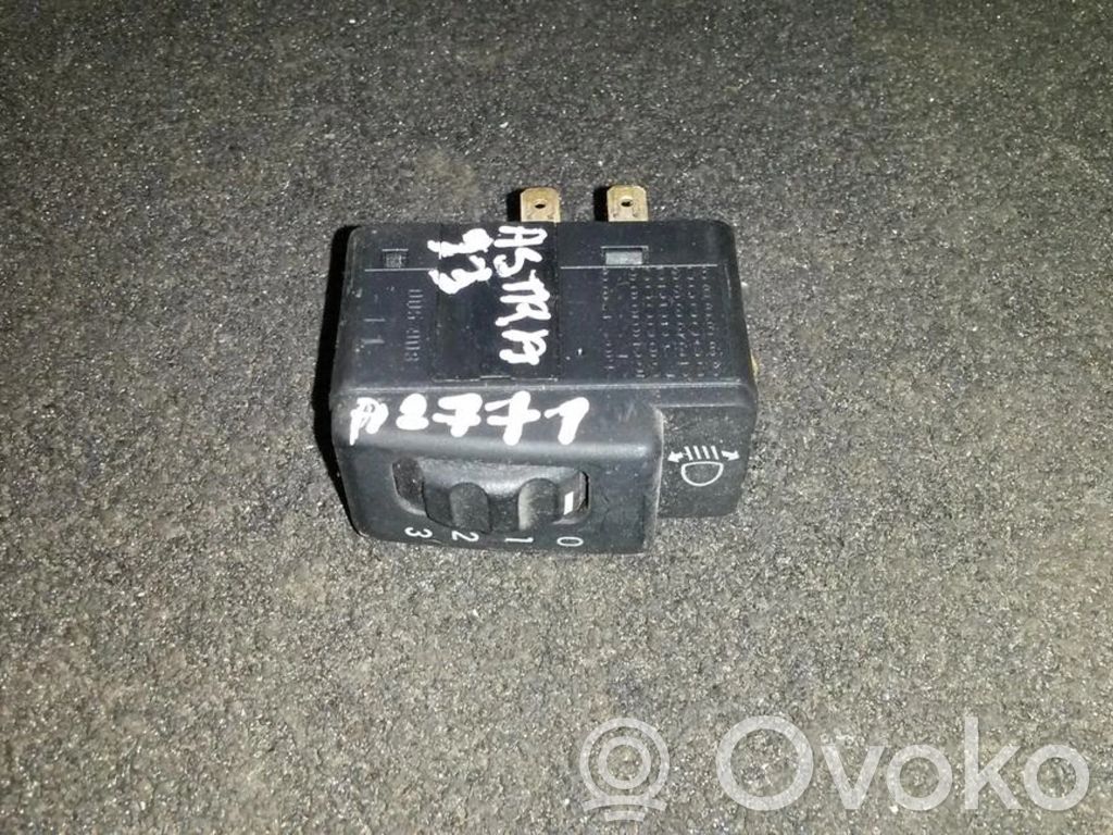 Opel Astra F Interruttore di regolazione livello altezza dei fari