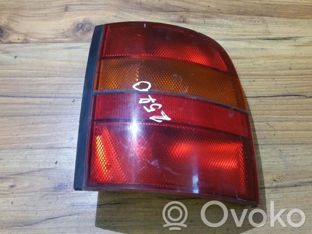 Lampa tylna