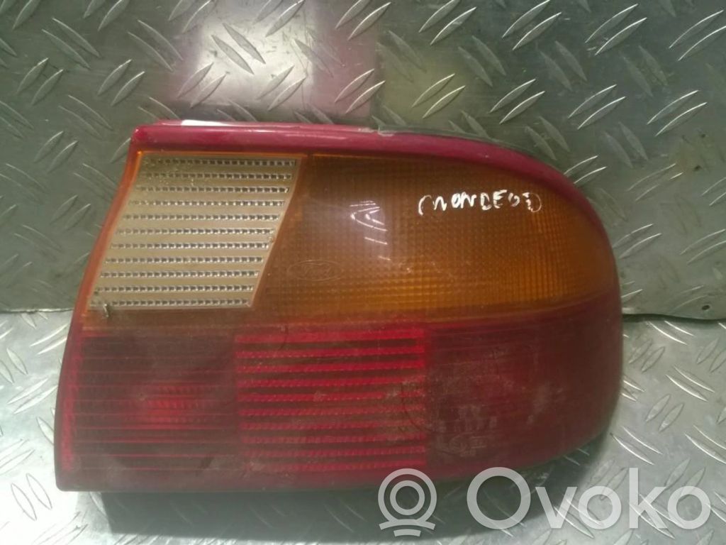 Ford Mondeo MK I Luci posteriori 