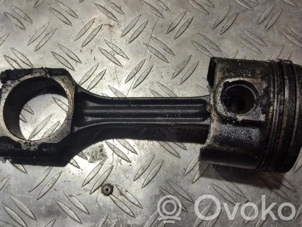 Piston cu bielă   074B,074B